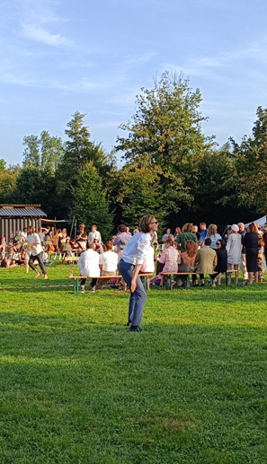Enkele gasten zijn aan het sporten